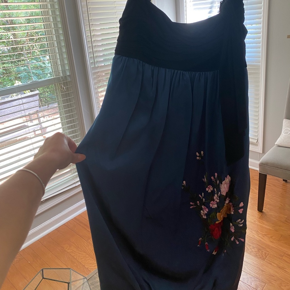 BcbgMaxAzria Size 6 Never worn dress